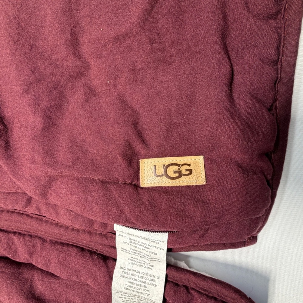 UGG Sherpa Standard Pillowcases‎ – Burgundy Backing – Set of 2